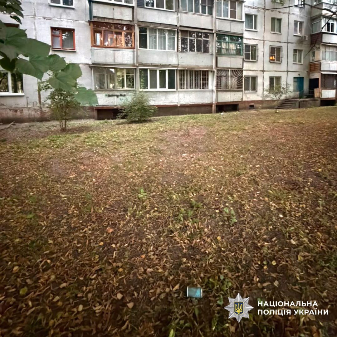 У Харкові біля житлових будинків підірвали димові шашки